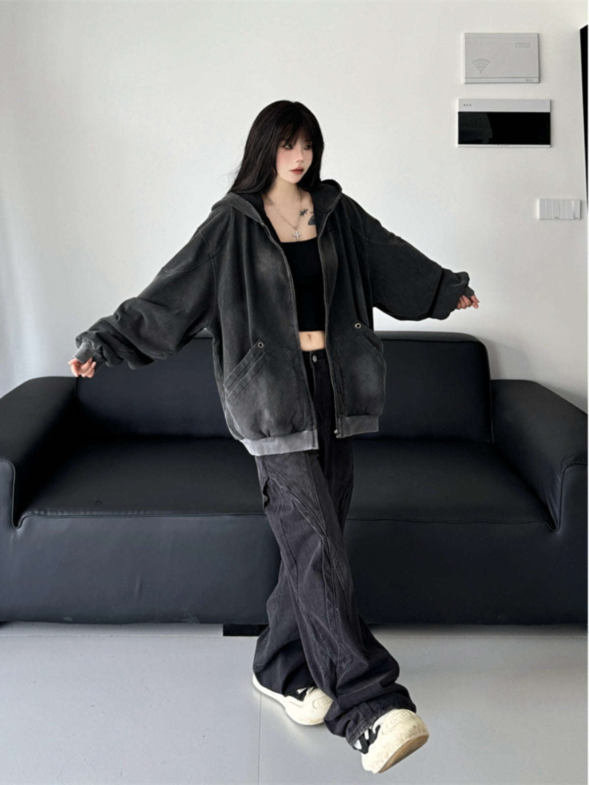 Dark wash ripped zipper RI32