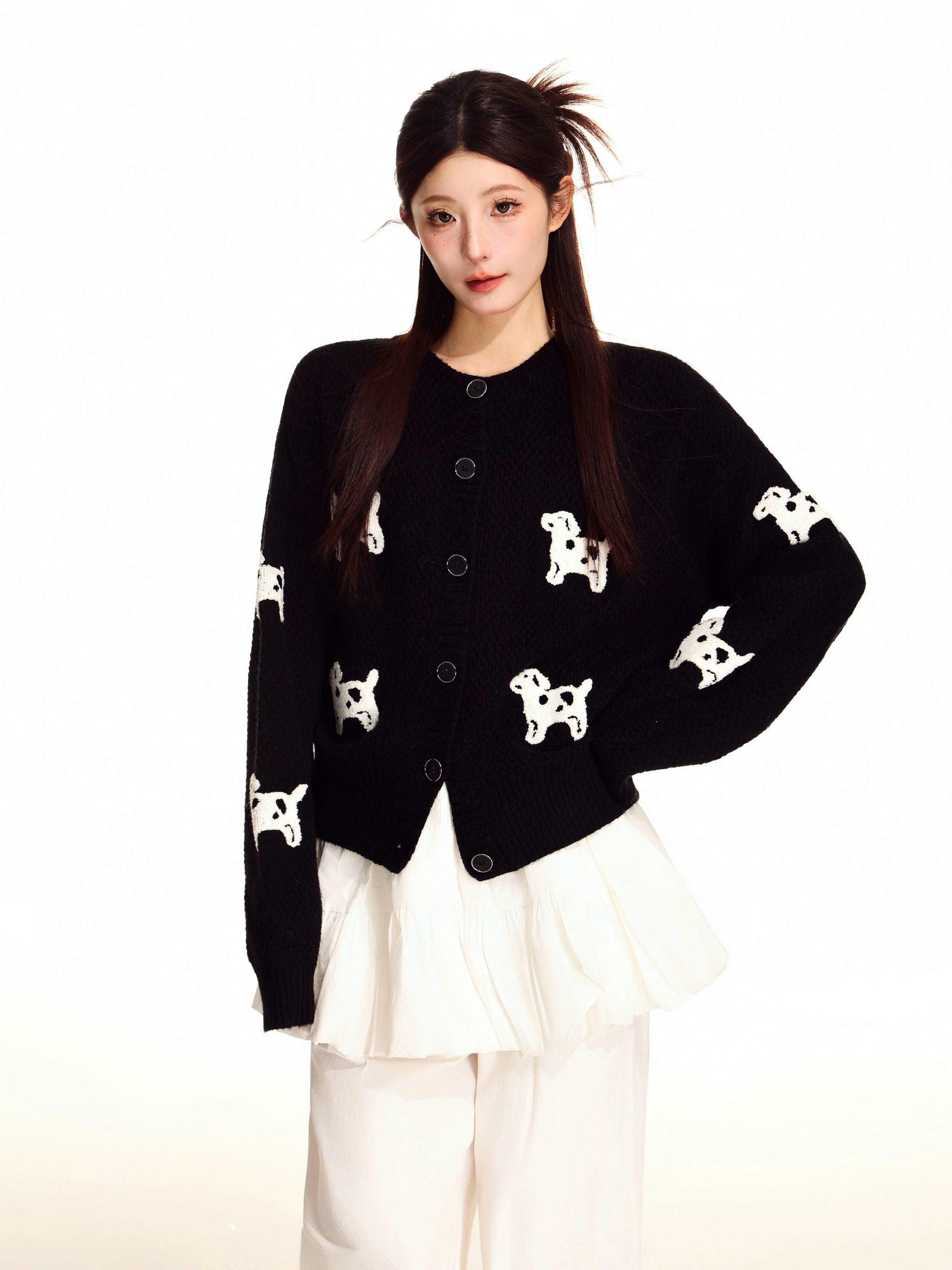 Puppy crew neck knit sweater R12