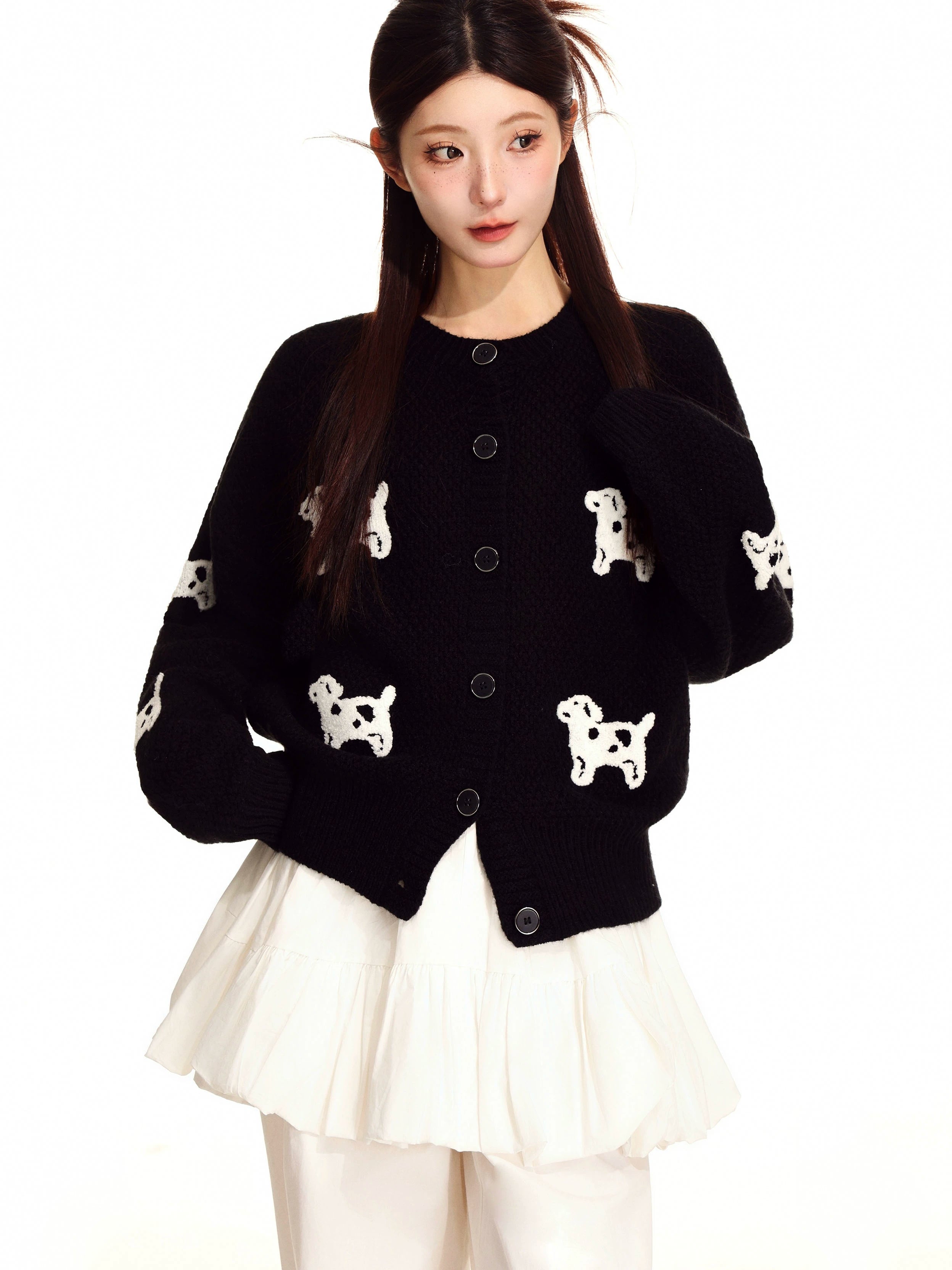 Puppy crew neck knit sweater R12